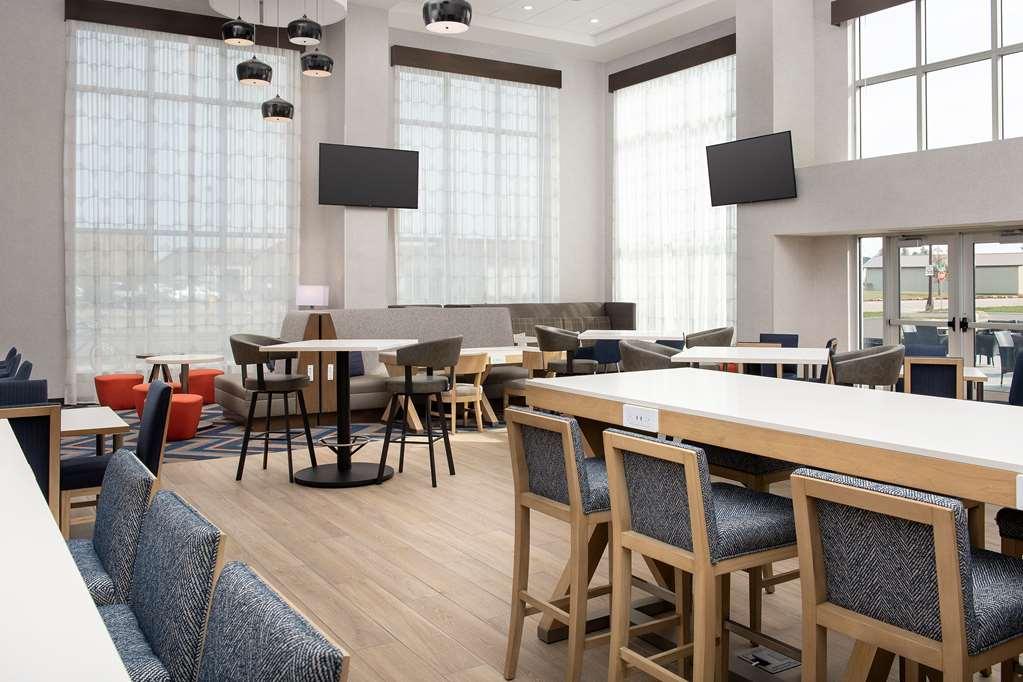Hampton Inn Warroad Dalaman gambar